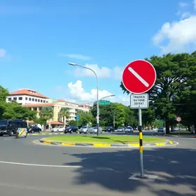 segurança na rotatória do Komprão